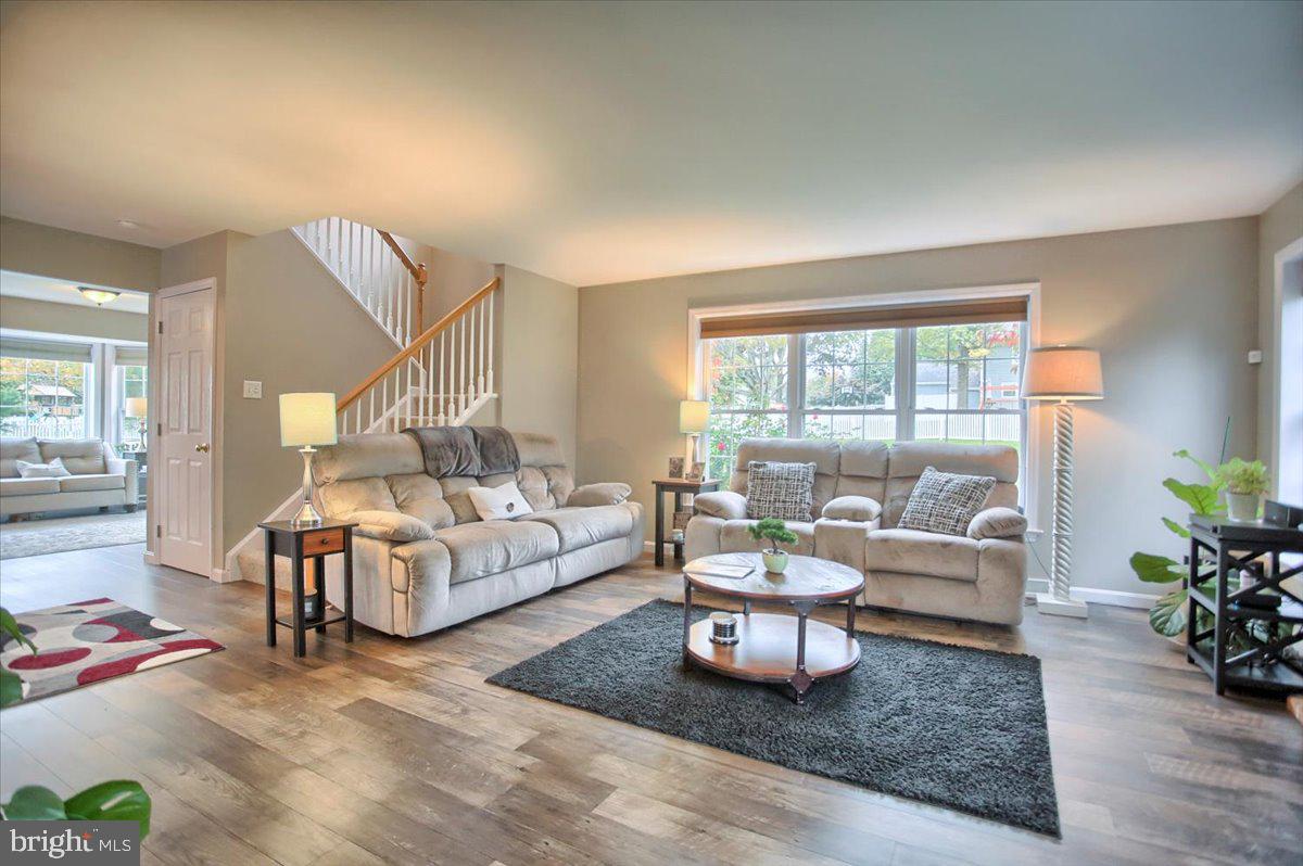 576 Wallingford Road Lancaster, PA 17601 - Photo 7 of 43