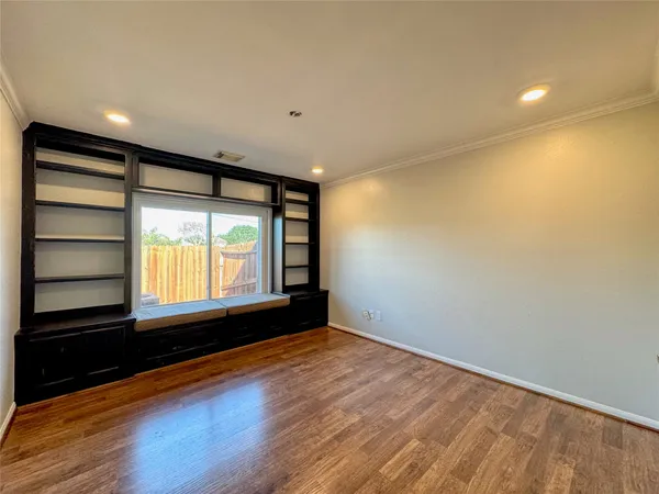 $2,400 | 3506 Deerbrook Court, Pearland, TX 77584