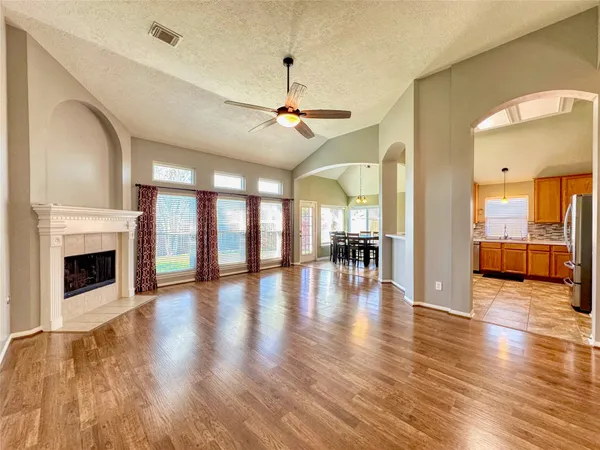 $2,400 | 3506 Deerbrook Court, Pearland, TX 77584