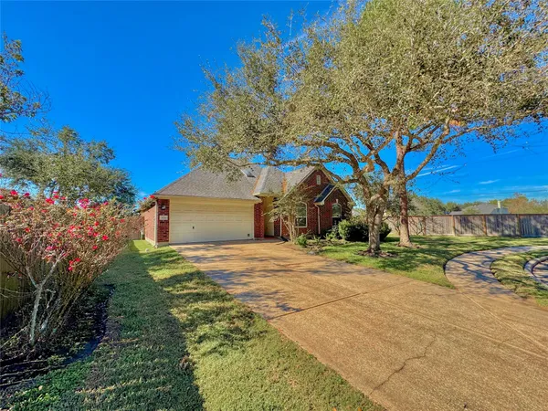 $2,400 | 3506 Deerbrook Court, Pearland, TX 77584