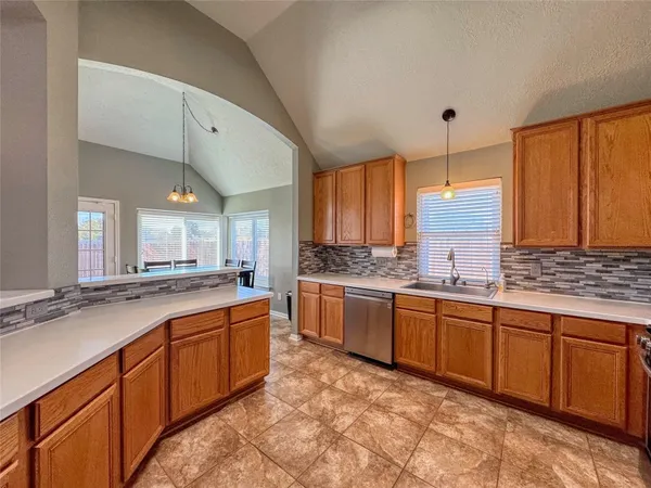 $2,400 | 3506 Deerbrook Court, Pearland, TX 77584