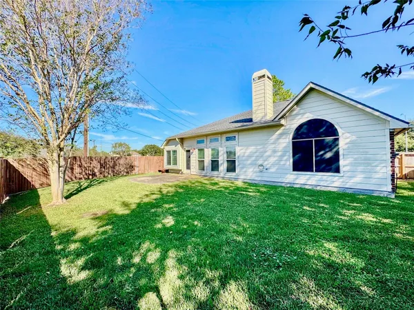 $2,400 | 3506 Deerbrook Court, Pearland, TX 77584