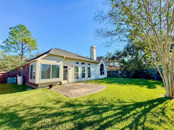 $2,400 | 3506 Deerbrook Court, Pearland, TX 77584