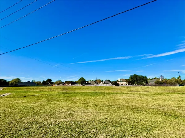 $2,400 | 3506 Deerbrook Court, Pearland, TX 77584