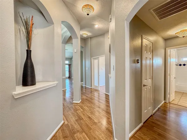 $2,400 | 3506 Deerbrook Court, Pearland, TX 77584