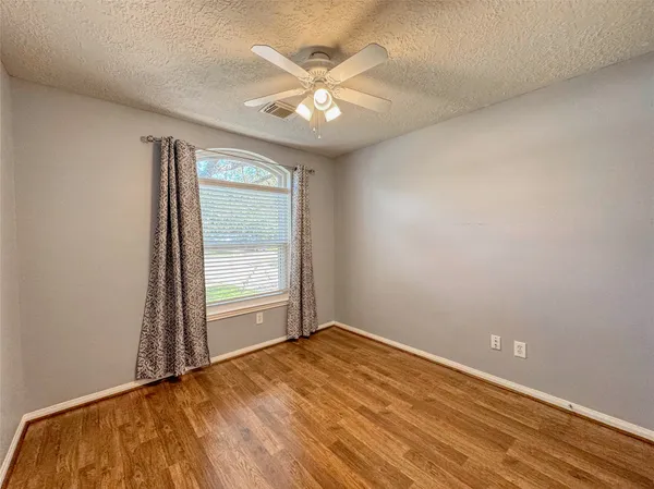 $2,400 | 3506 Deerbrook Court, Pearland, TX 77584