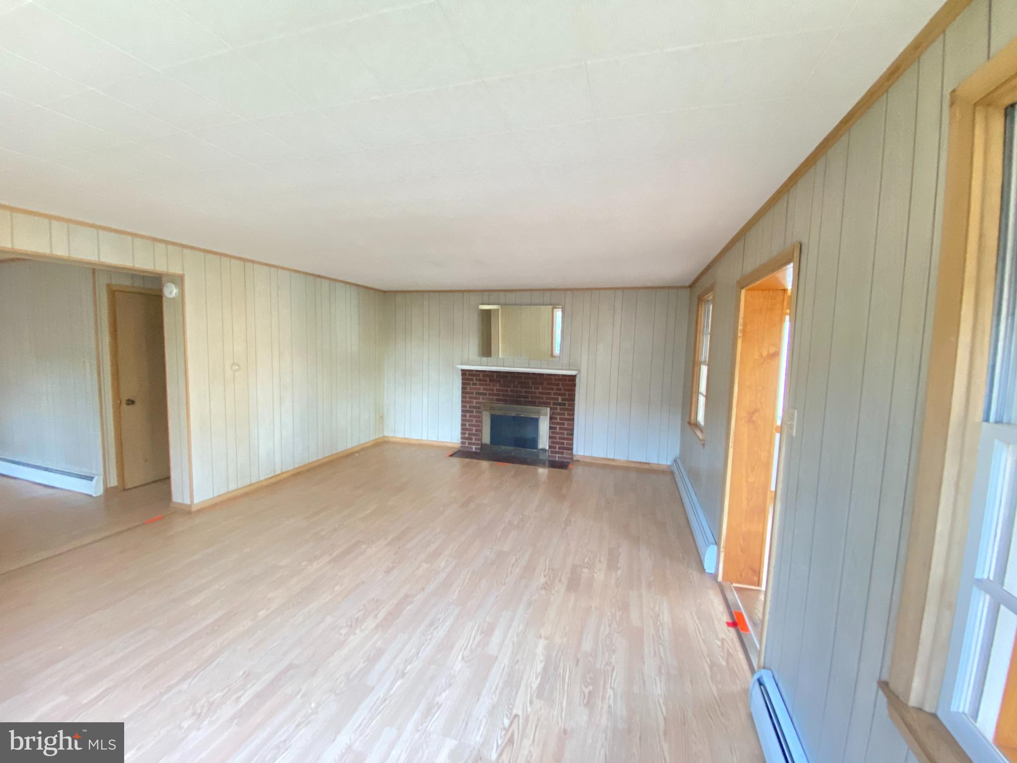 3633 Branhum Road Edgewater, MD 21037 - Photo 7 of 22 Living room