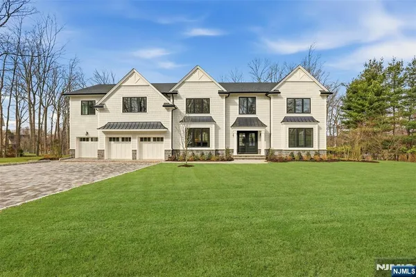 $2,799,000 | 26 Huff Terrace, Montvale, NJ 07645