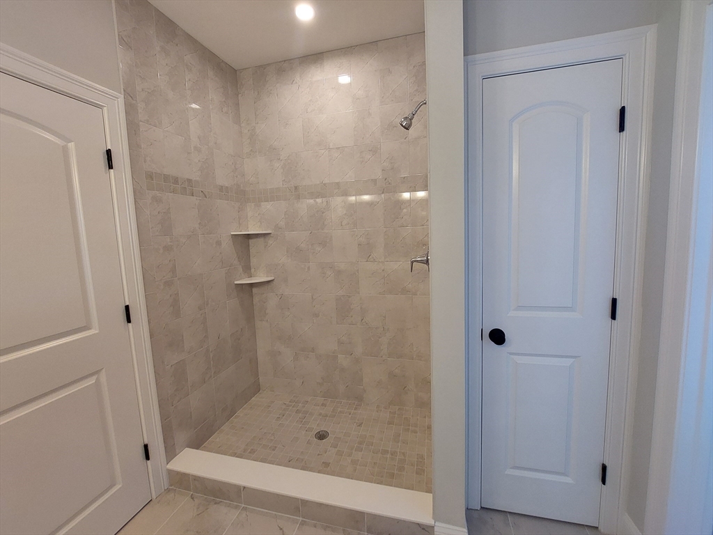 20 B Crownshield Uxbridge, MA 01569 - Photo 11 of 20