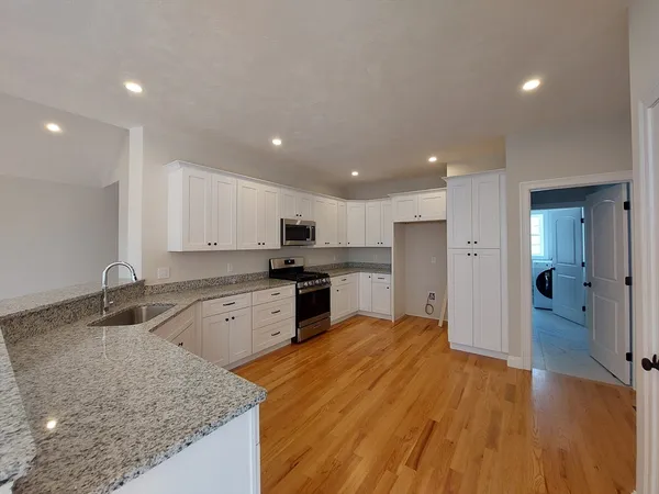 $634,990 | 20 B Crownshield, Uxbridge, MA 01569