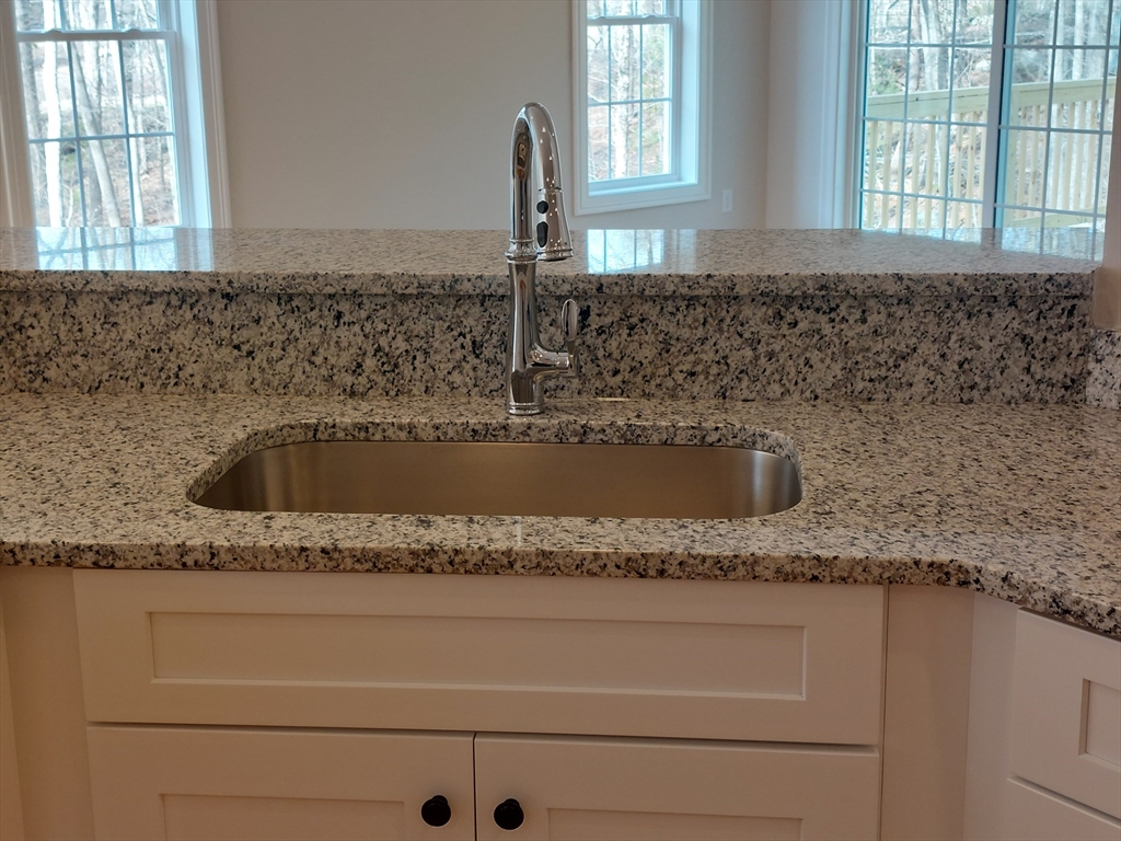 20 B Crownshield Uxbridge, MA 01569 - Photo 6 of 20