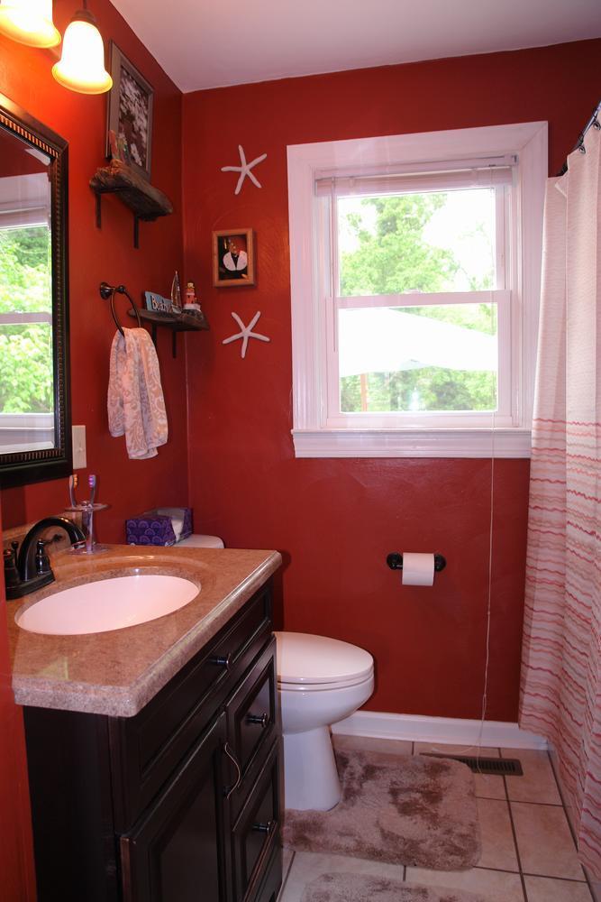 3012 Roberts Road Southwest Roanoke, VA 24014 - Photo 14 of 21 3012 Roberts Rd SW Roanoke VA-large-014-