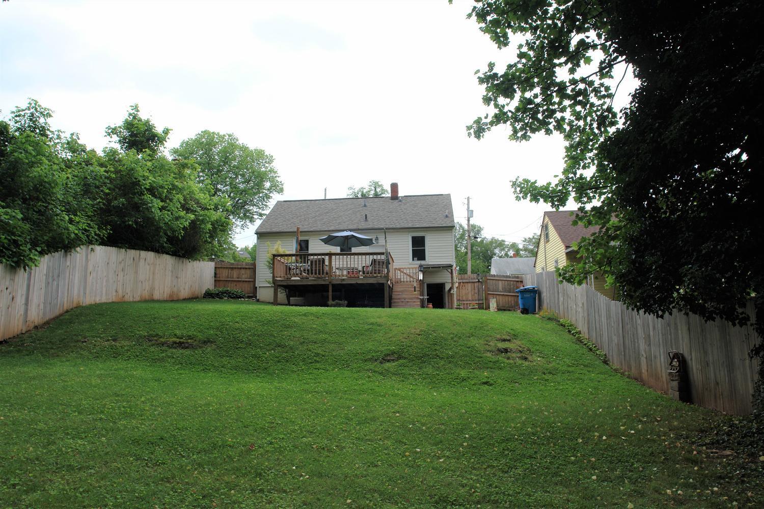 3012 Roberts Road Southwest Roanoke, VA 24014 - Photo 18 of 21 3012 Roberts Rd SW Roanoke VA-large-018-