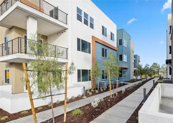 $3,950 | 147 Baluster, Irvine, CA 92618
