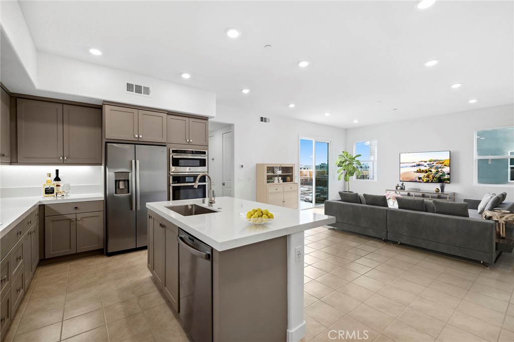 147 Baluster Irvine, CA 92618 - Photo 4 of 16