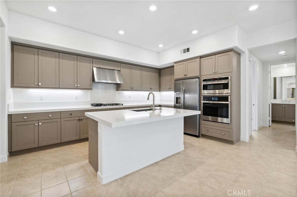 147 Baluster Irvine, CA 92618 - Photo 5 of 16