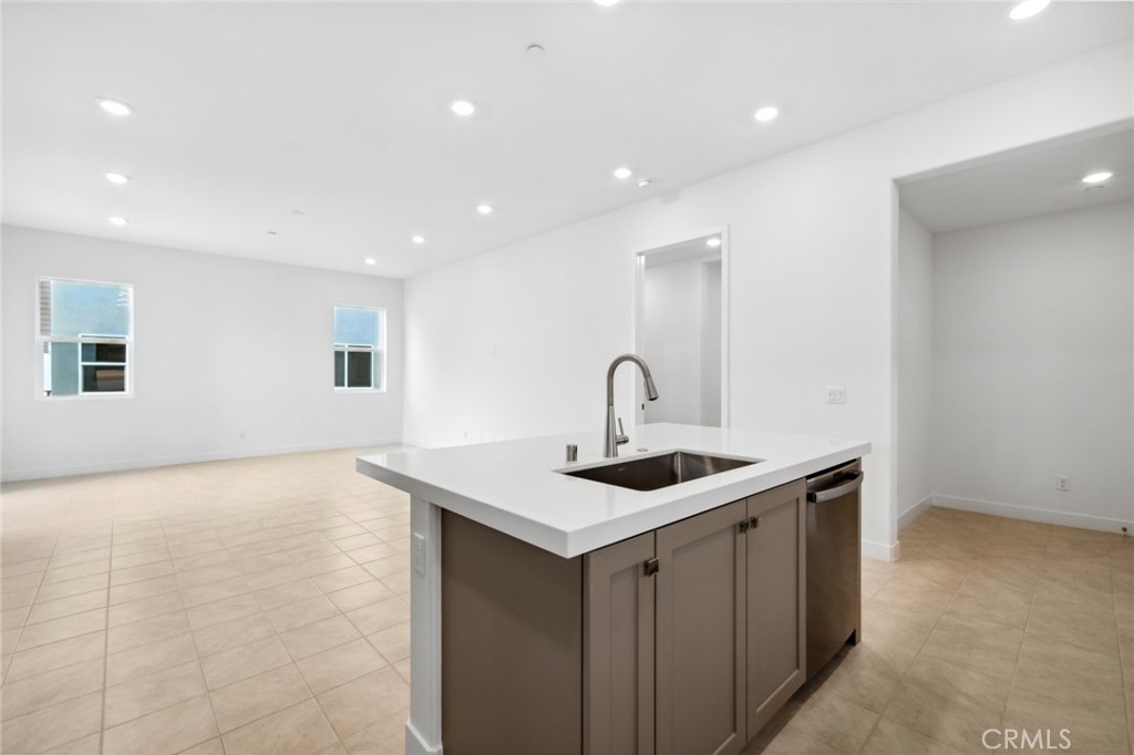 147 Baluster Irvine, CA 92618 - Photo 8 of 16