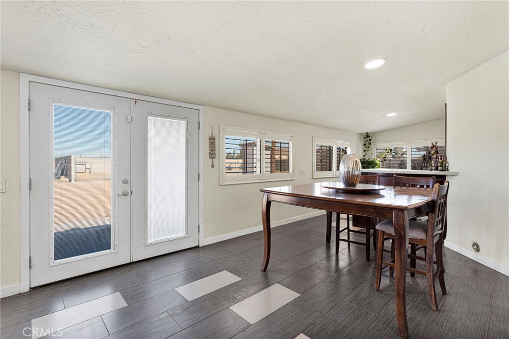 10080 Deep Creek Road Apple Valley, CA 92308 - Photo 19 of 55
