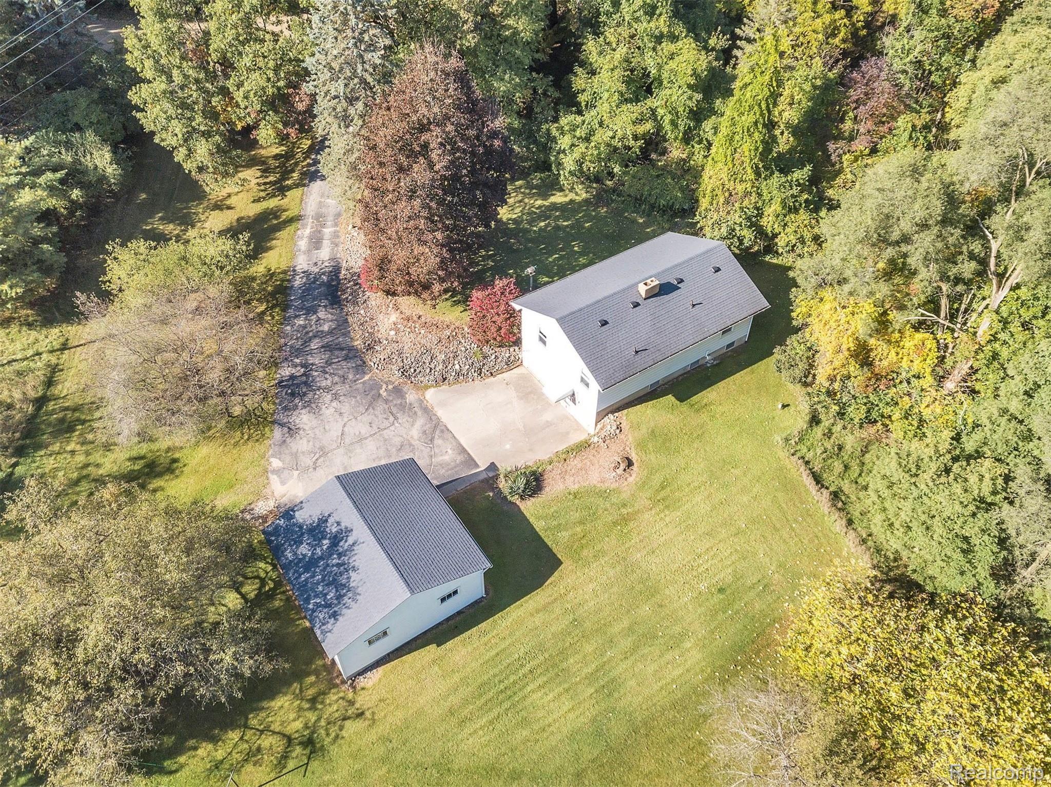 3200 Sexton Road Howell, MI 48843 - Photo 31 of 35 Great aerial view of the homes layout