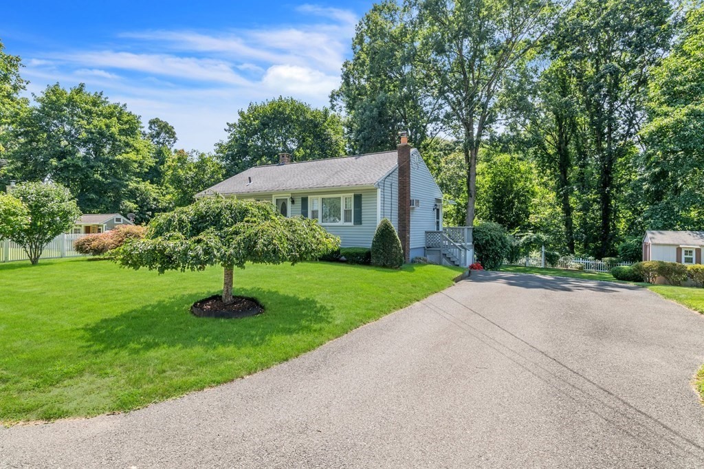 7 Pineywood Road Southwick, MA 01077 - Photo 4 of 42 Gallery Image 4