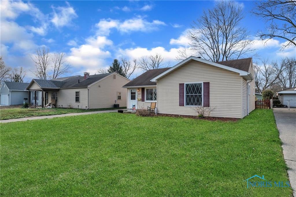 2737 Trimble Road Toledo, OH 43613 - Photo 2 of 27 Gallery Image 2