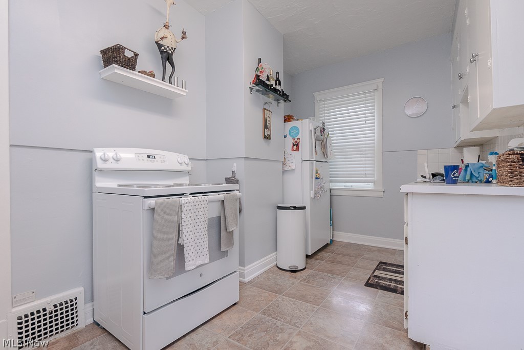 1604 South Green Road Cleveland, OH 44121 - Photo 11 of 25 Gallery Image 11