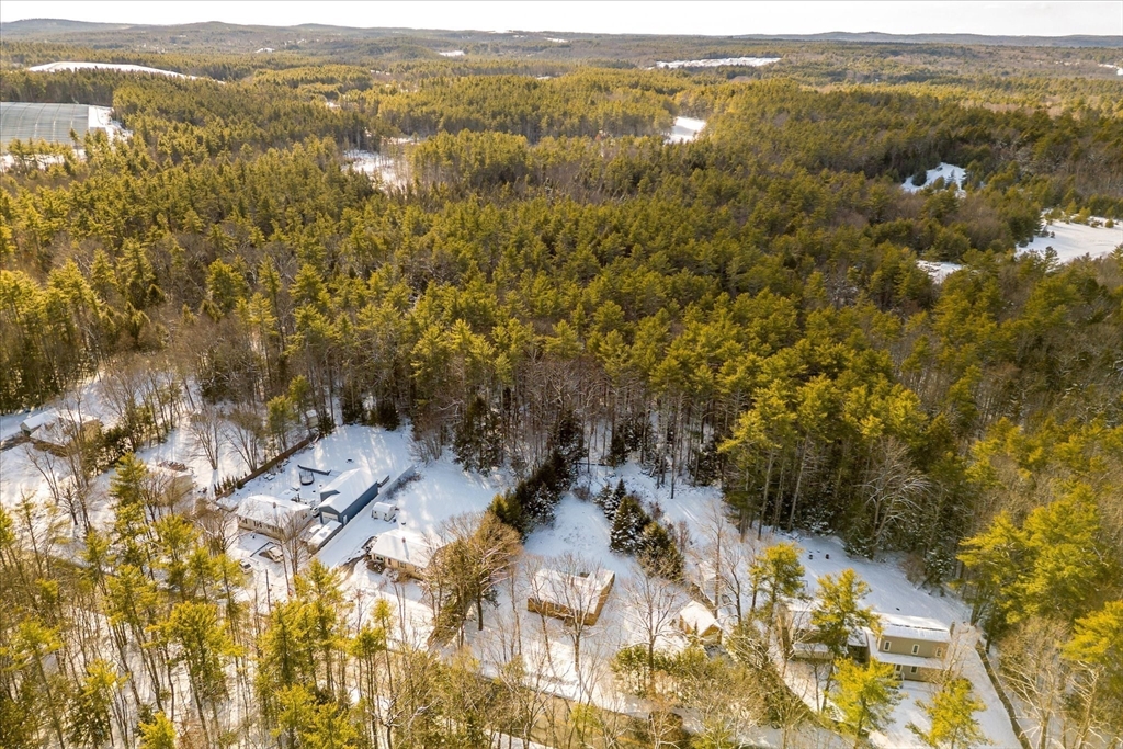 690 Clark Street Gardner, MA 01440 - Photo 26 of 26 a view of city and mountain