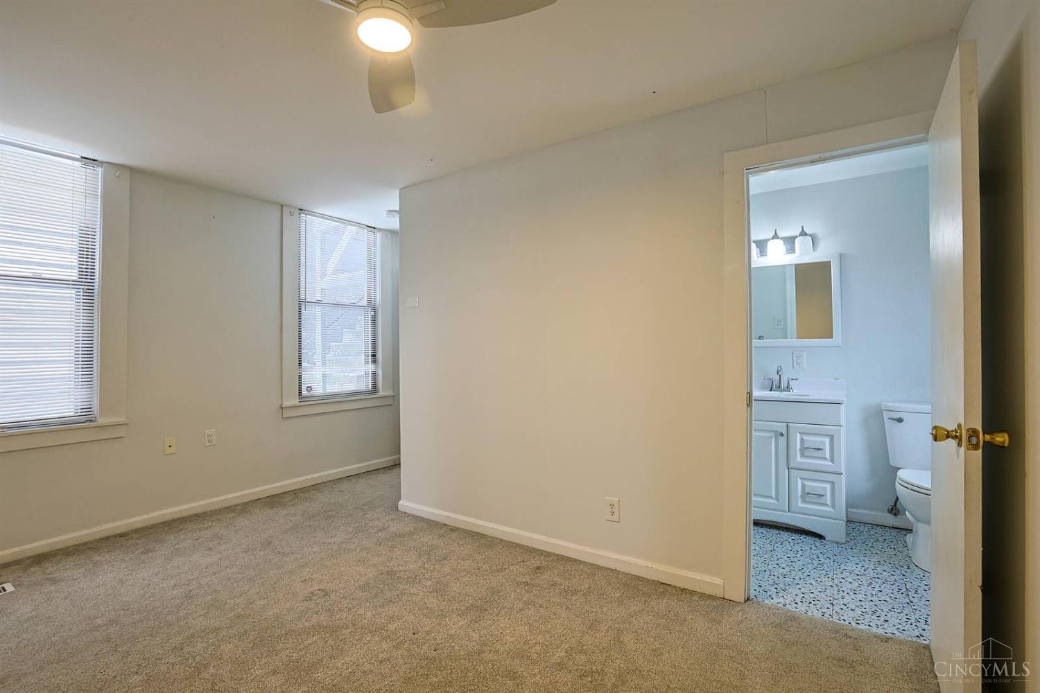 982 Hatch Street Cincinnati, OH 45202 - Photo 41 of 49
