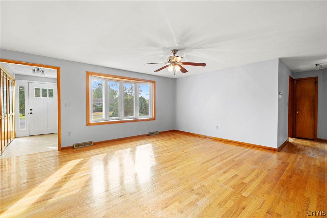 7761 Davis Road Clay, NY 13212 - Photo 11 of 46 Gallery Image 11