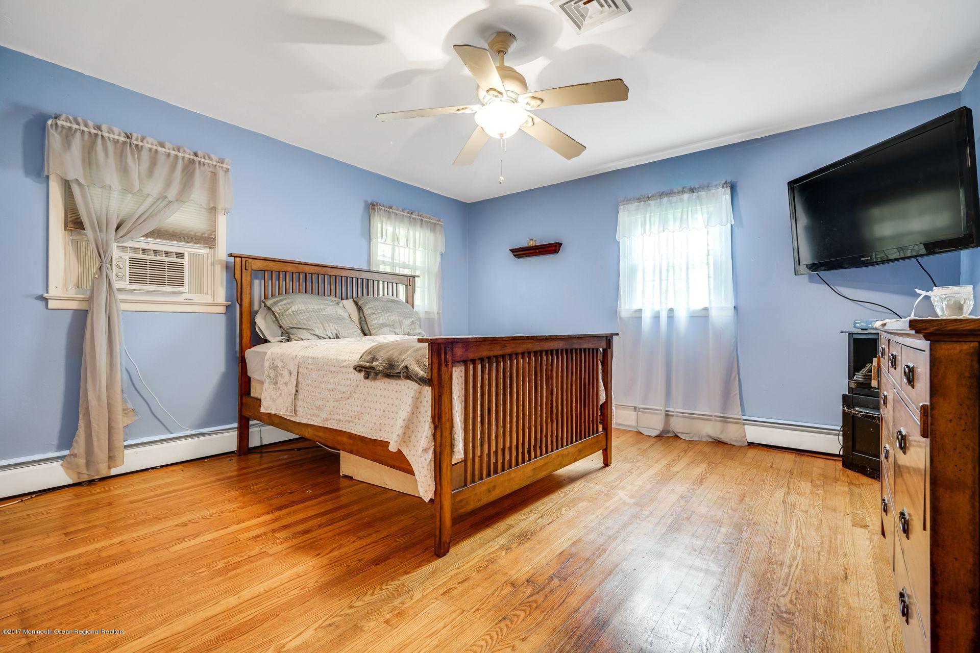 8 Georgia Road Freehold, NJ 07728 - Photo 13 of 25 20