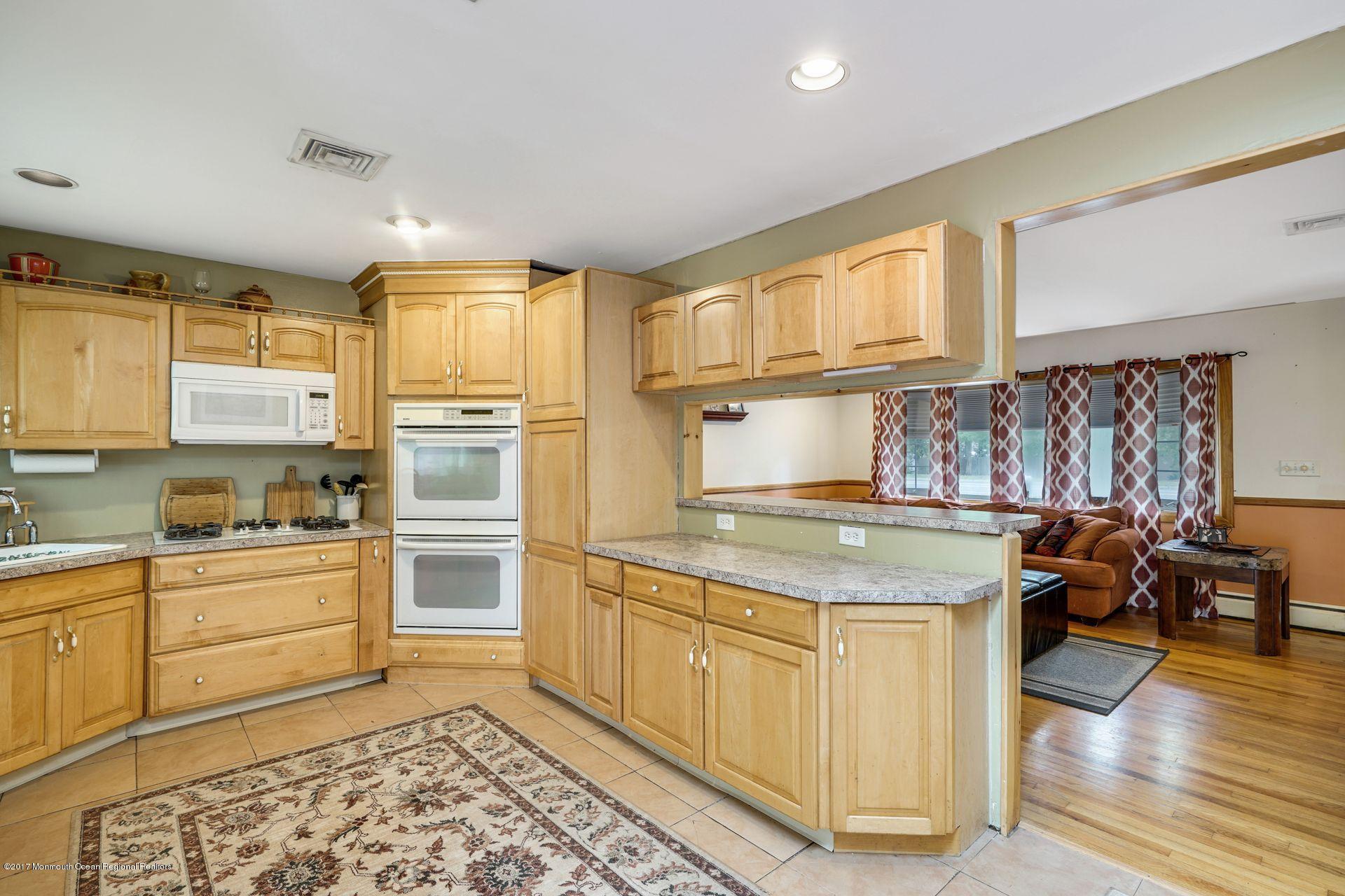 8 Georgia Road Freehold, NJ 07728 - Photo 10 of 25 17