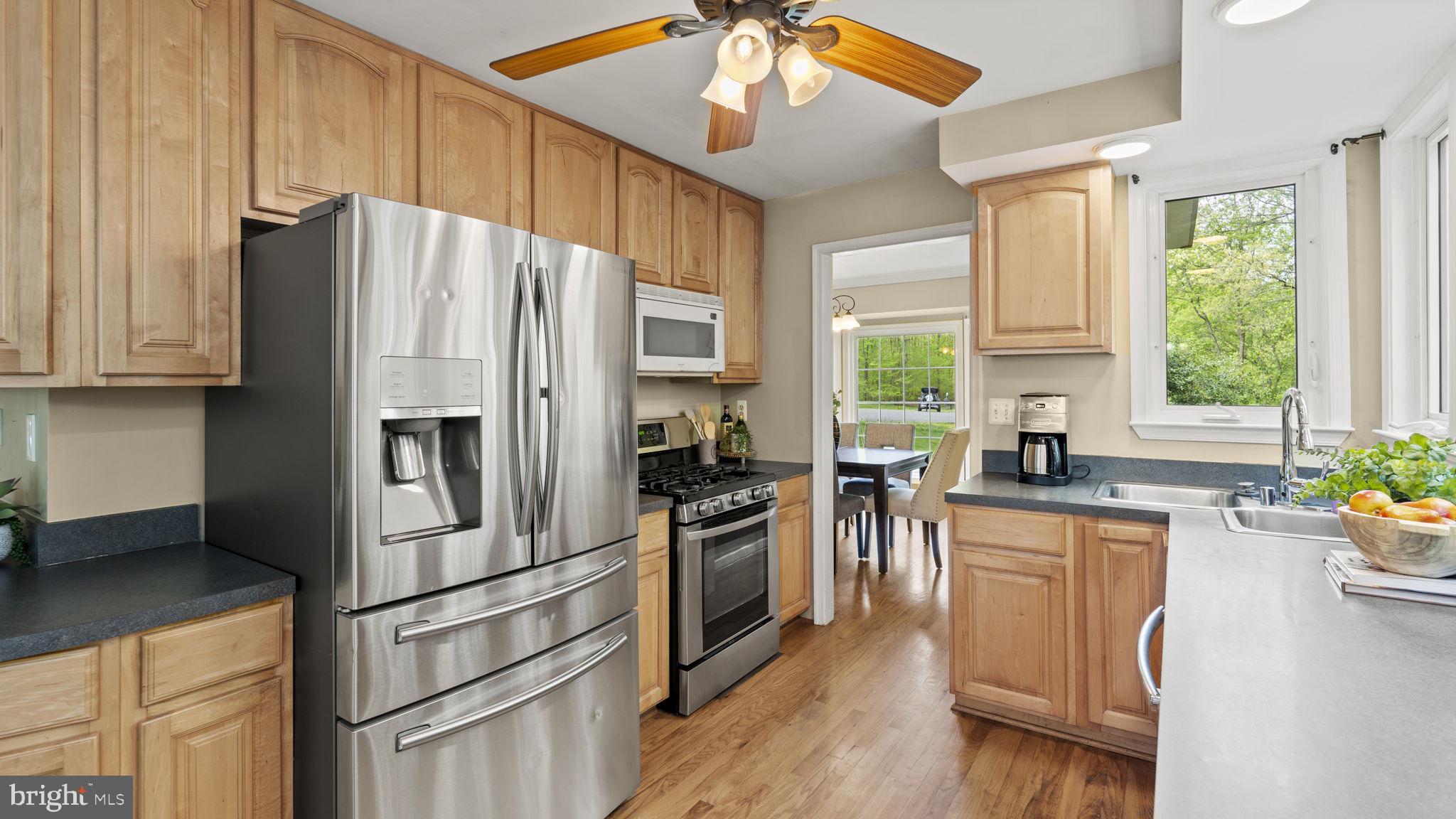 3720 Beaver Ford Road Woodbridge, VA 22192 - Photo 12 of 34 Upgraded appliances