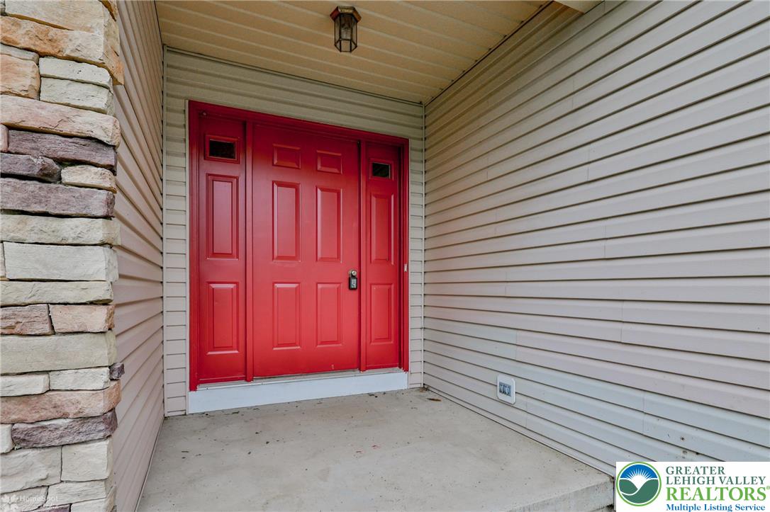 102 Kressman Road Easton, PA 18042 - Photo 6 of 41 Gallery Image 6