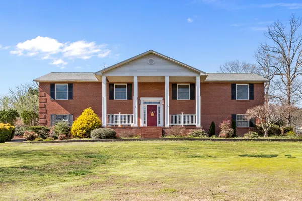 $360,000 | 499 River Oaks Drive, New Johnsonville, TN 37134