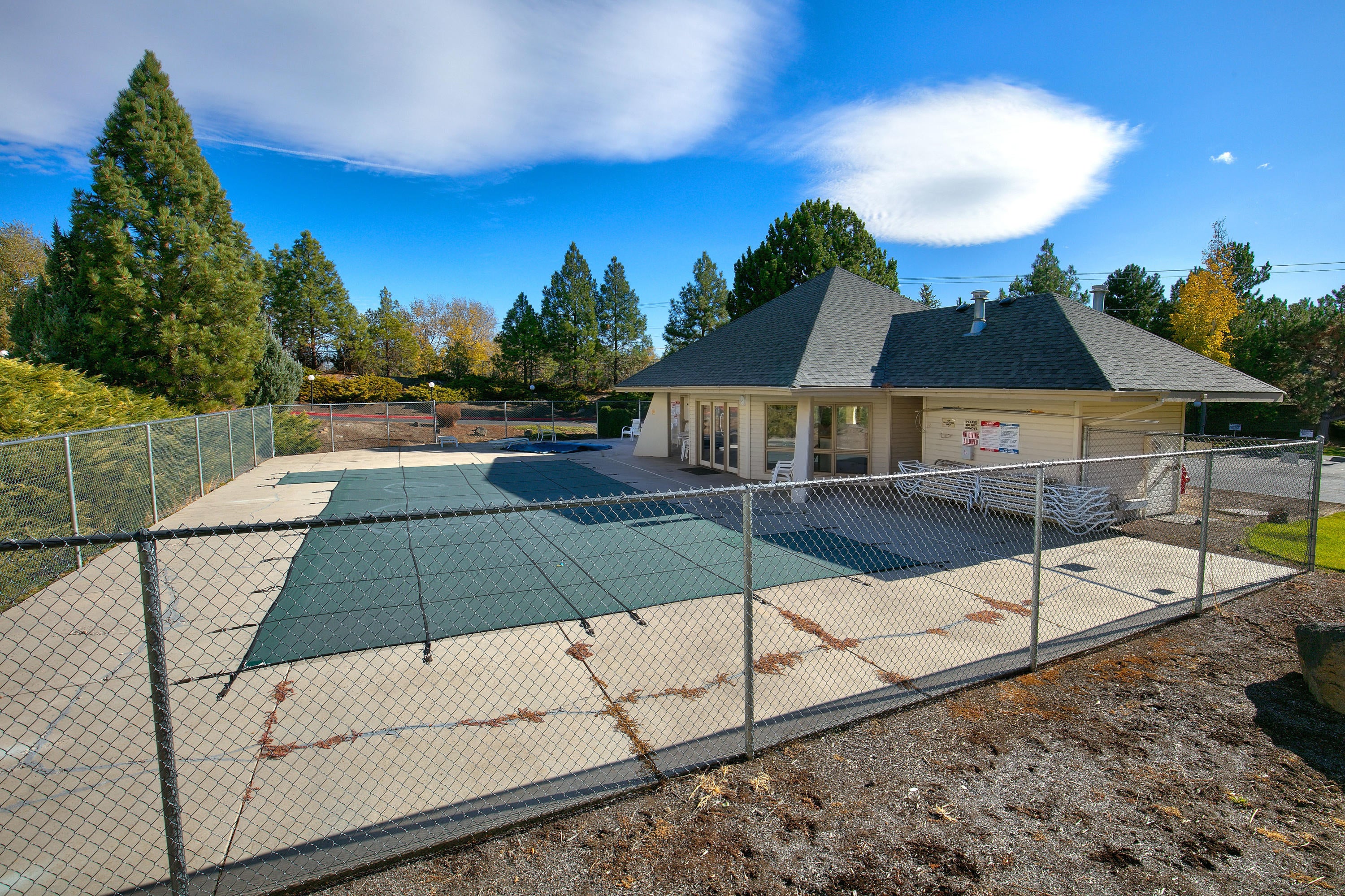 1050 Northeast Butler Market Road, Unit 15 Bend, OR 97701 - Photo 20 of 26 Pool