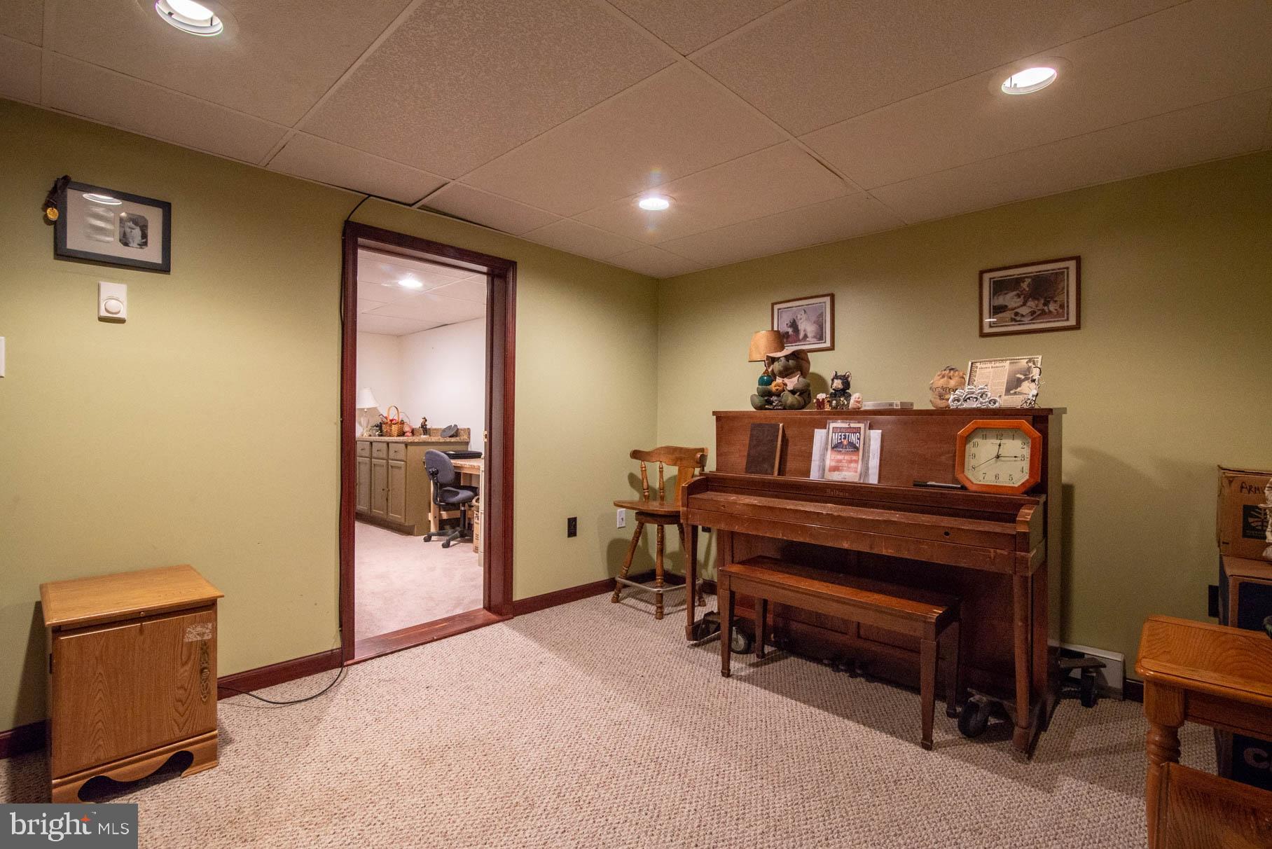 411 Corbin Road York, PA 17403 - Photo 24 of 30