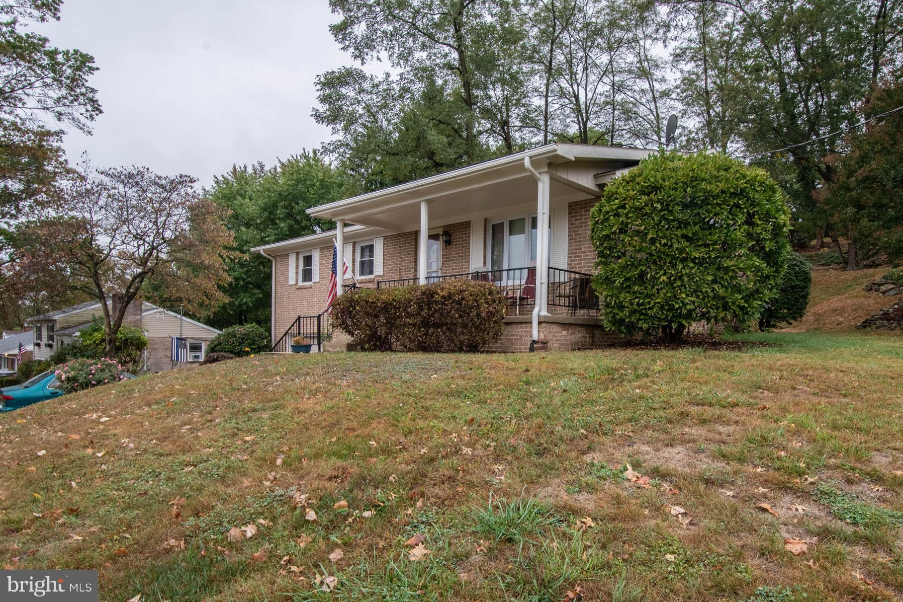 411 Corbin Road York, PA 17403 - Photo 4 of 30