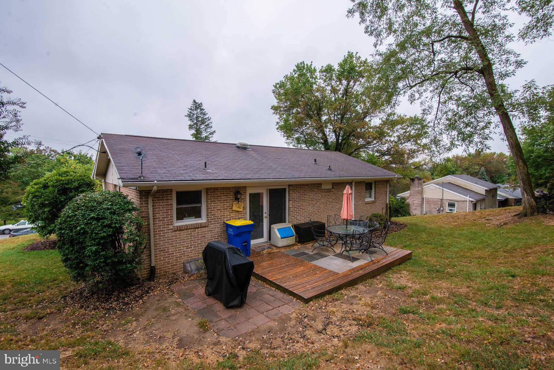 411 Corbin Road York, PA 17403 - Photo 6 of 30
