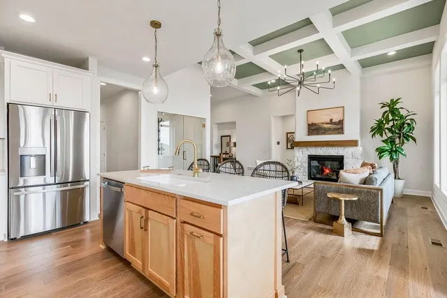 $703,947 | 4202 West 158th Terrace, Overland Park, KS 66224