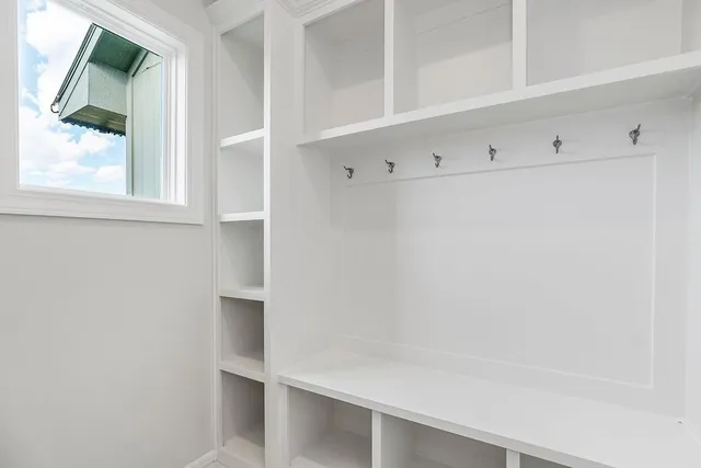 $703,947 | 4202 West 158th Terrace, Overland Park, KS 66224