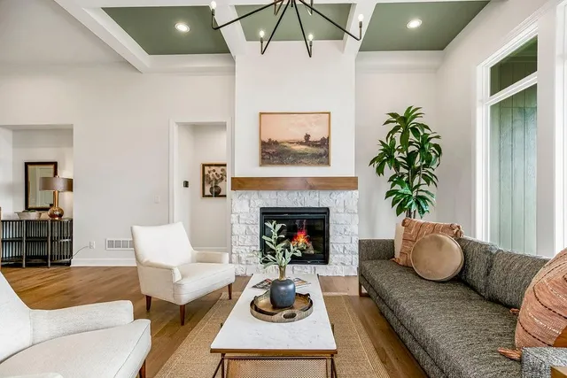 $703,947 | 4202 West 158th Terrace, Overland Park, KS 66224