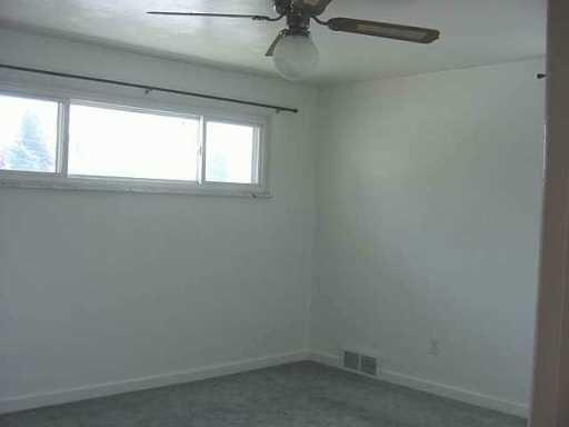 495 Spring Valley Road West Mifflin, PA 15122 - Photo 4 of 8 Gallery Image 4