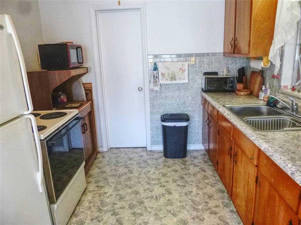 307 Stanley Avenue Frostproof, FL 33843 - Photo 11 of 33