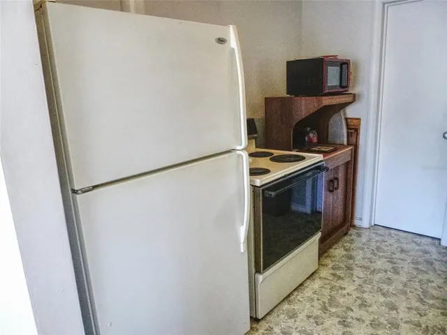 $175,000 | 307 Stanley Avenue, Frostproof, FL 33843