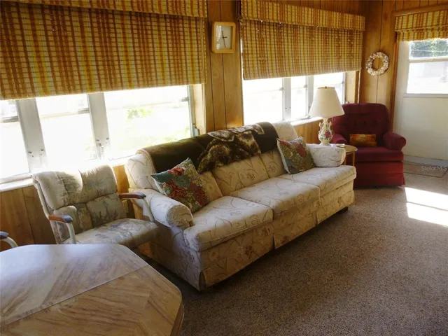 $175,000 | 307 Stanley Avenue, Frostproof, FL 33843