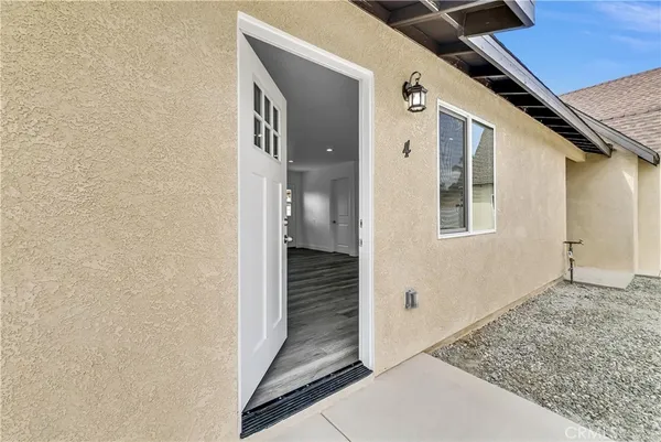 $2,100 | 9156 Catawba Avenue, Unit 4, Fontana, CA 92335