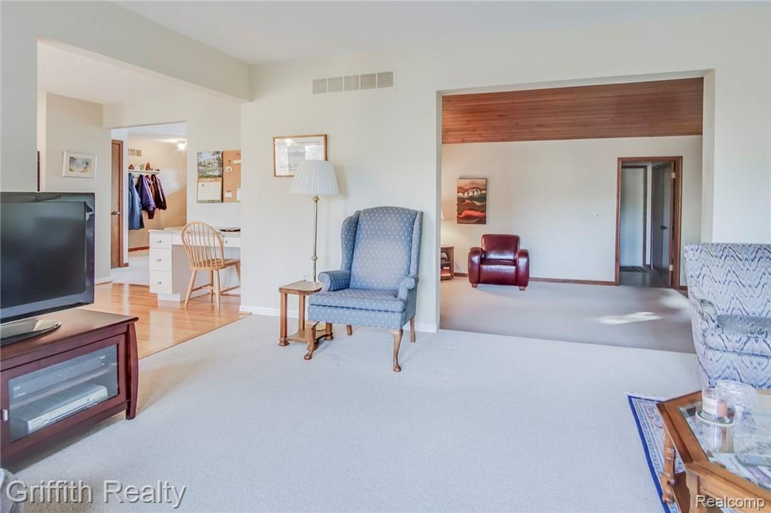 8905 Lee Road Brighton, MI 48116 - Photo 22 of 46 DSC05653Blended.jpg