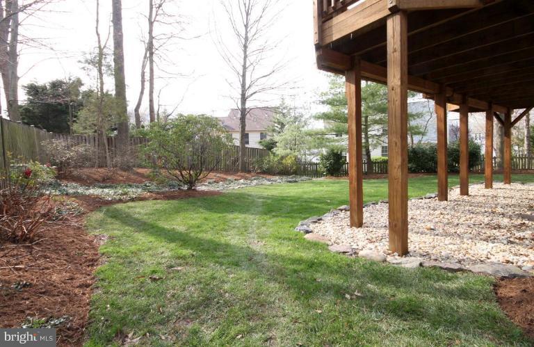 7802 Cherry Orchard Court Springfield, VA 22153 - Photo 25 of 27 Exterior #2
