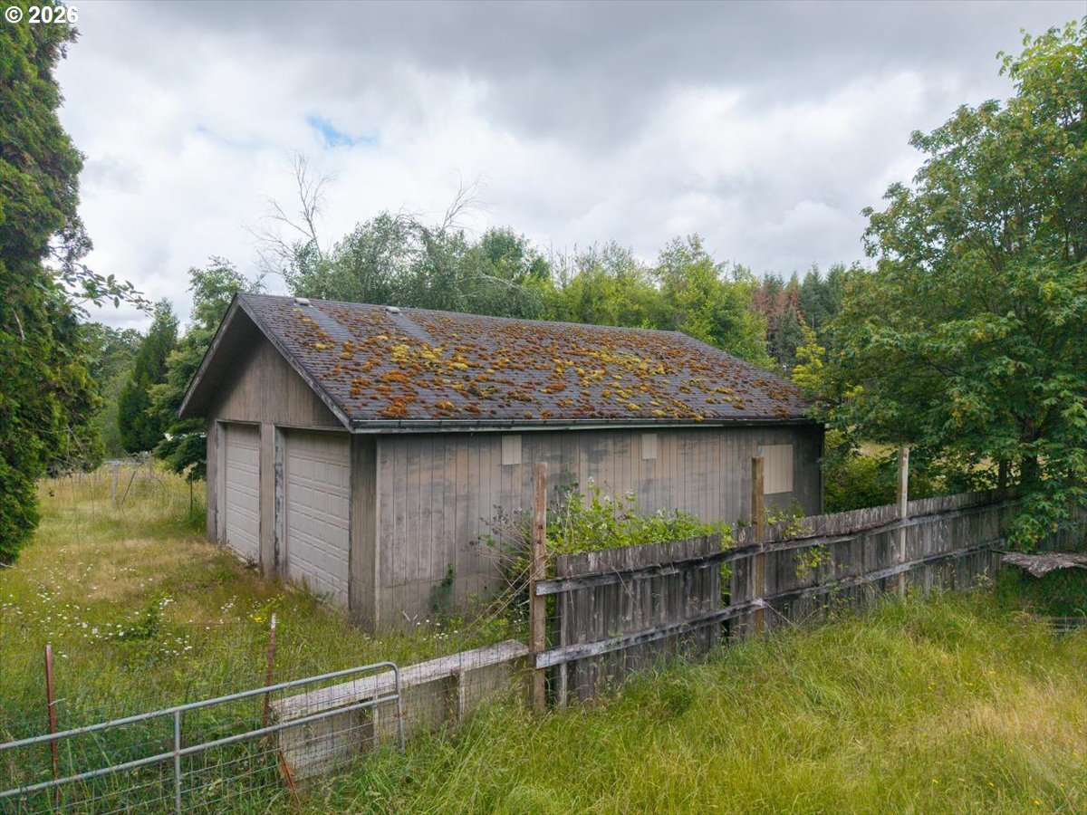 33926 Ford Mill Road Lebanon, OR 97355 - Photo 7 of 35