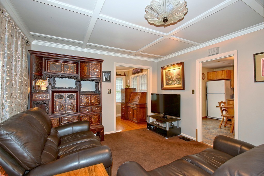 12 Castle Gate Road Wayland, MA 01778 - Photo 5 of 20 Gallery Image 5